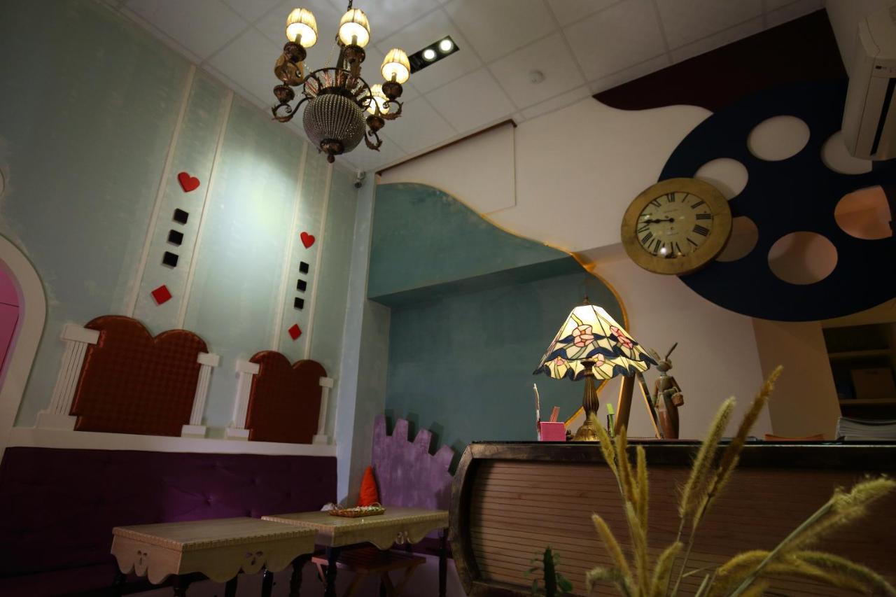 White Rabbit Apartment Hualien City Exterior photo