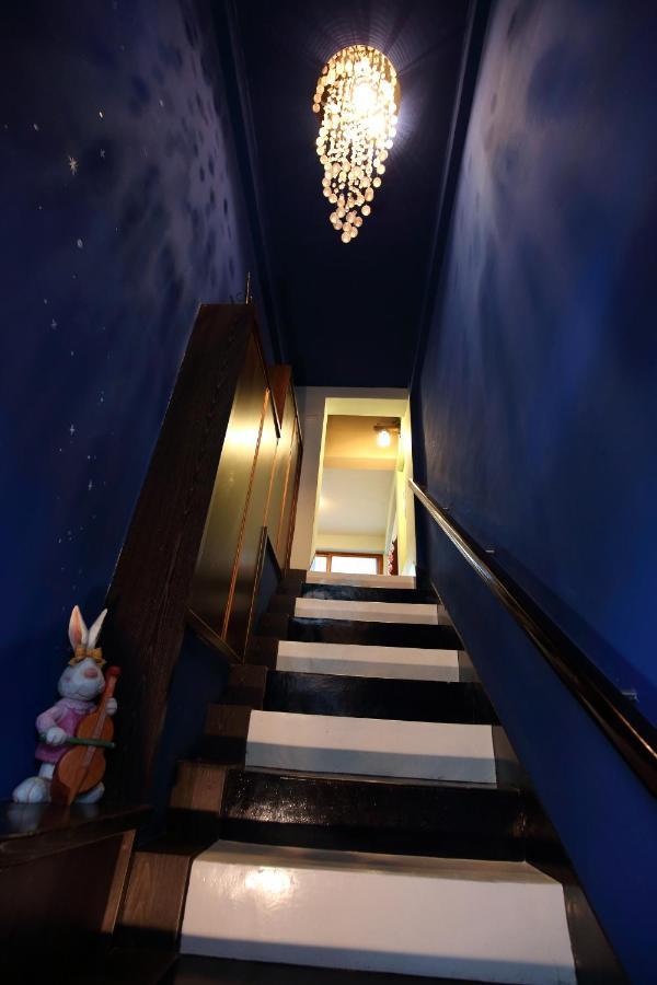White Rabbit Apartment Hualien City Exterior photo