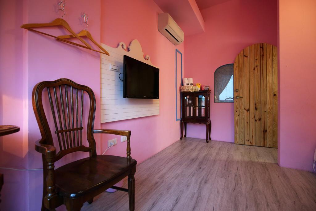 White Rabbit Apartment Hualien City Exterior photo